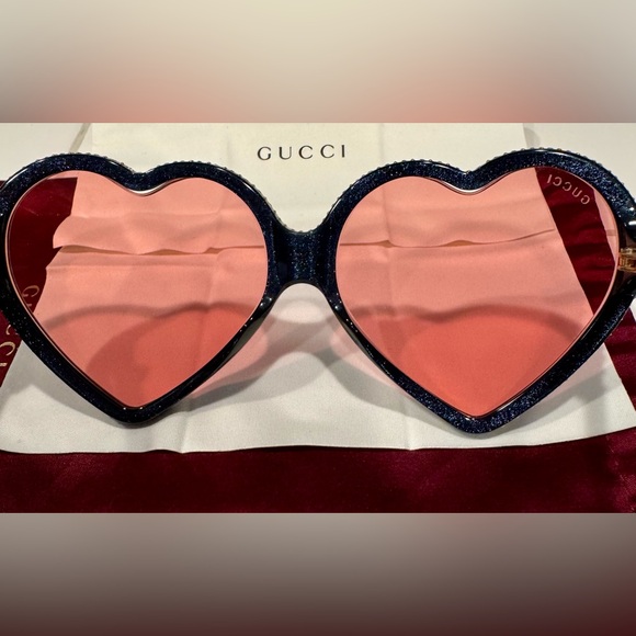 Gucci Hollywood Forever Heart Sunglasses - Picture 6 of 16
